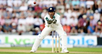 Dhoni retires from Tests citing strain of playing all formats, says BCCI