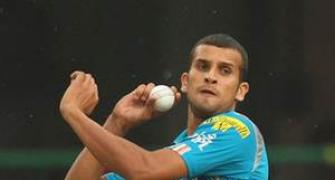Lanky Ishwar Pandey learning about bowling in various conditions