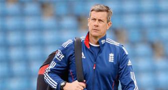 Giles to apply for England coach job after Flower's resignation