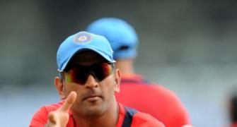 MS Dhoni to play under Aaron's captaincy