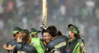 Turning points in India-Pakistan match: Karthik's miss, Afridi's blast