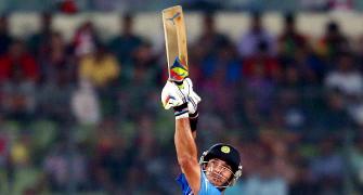 Dhoni sings praises of Yuvraj's 'perfectly paced innings'