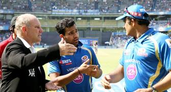 Cricket Buzz: Mumbai replace injured Praveen Kumar with Ojha after toss