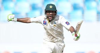 1st Test: Warner hits back after Sarfraz's whirlwind ton on Day 2