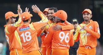 CLT20: Lahore edge past Dolphins to keep semi-final hopes alive