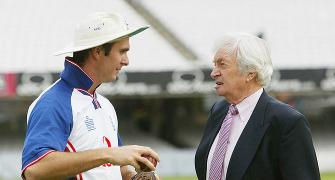 Cricketers, past and present, mourn legendary Richie Benaud's passing