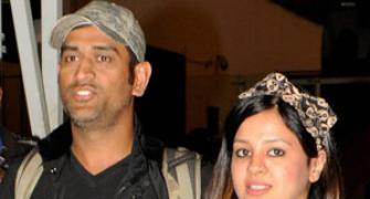 Dhoni becomes a father, wife Sakshi gives birth to a baby girl
