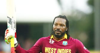Gayle mauls Zimbabwe for first World Cup double century