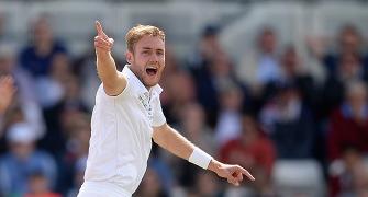 Broad suffers tendon strain but will continue to bowl