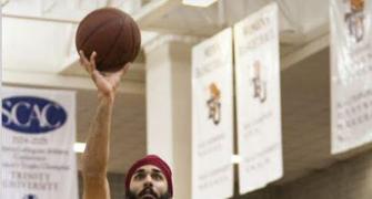 US lawmakers call for allowing turbaned Sikh basketball players