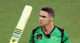Pietersen receives county offers to boost England hopes