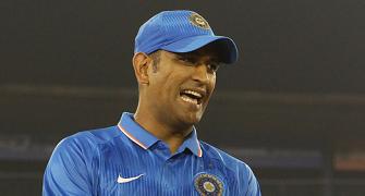 'The selectors need to have a closer look at what Dhoni is doing'