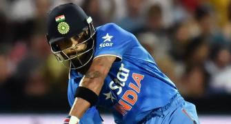 Kohli can't strike big sixes and he knows it!