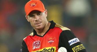 Warner relinquishes Sunrisers Hyderabad captaincy