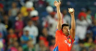 IPL: Kaushik reprises Adams's frog-in-blender action