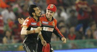 'I am lucky that I don't have to bowl at Gayle, Virat and AB'