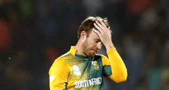Injured de Villiers out of action till December