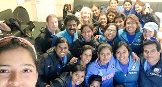 Bhartiya Nari Zindabad! Bollywood cheer Indian women's cricket team