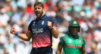 England's Plunkett out of last two ODIs against Australia