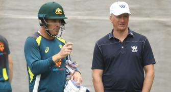 Aaron Finch gives Australia injury scare