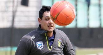 Wicketkeeper De Kock adds to South Africa's injury woes