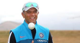 Dravid's kind gesture wins hearts in India and Pakistan