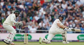 2nd Test, Day 2: England edge ahead of Pakistan after early rain
