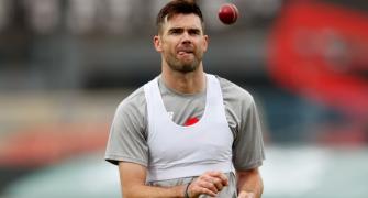 England's Anderson out for six weeks