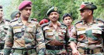 VIDEO: Dhoni plays volleyball with Army battalion