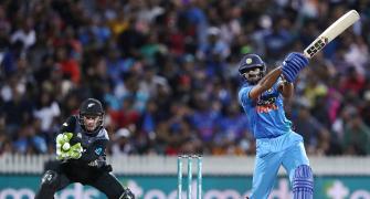 Learnt a lot from Dhoni during run chases: Vijay Shankar