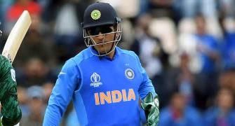 ICC objects to army insignia on Dhoni's gloves