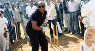 Brian Lara admitted to Mumbai hospital