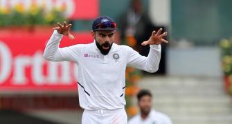Dominant India on verge of blanking struggling S Africa
