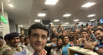 Ganguly's airport selfie takes internet by storm