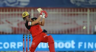 PIX: Clinical Royal Challengers outclass Knight Riders