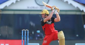 De Villiers wants to play for South Africa in T20 WC