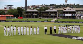 Teams honour anti-apartheid icon, Tutu