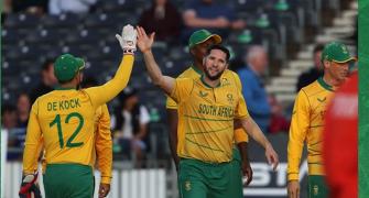 Parnell bowls SA to comfortable T20 win over Ireland