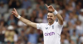 Ageless Anderson helps England beat South Africa