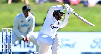 Liton, Mominul take Bangladesh past New Zealand total