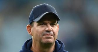 England's Mott hopes his players will be fighting fit