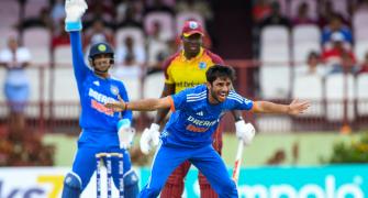 Long tail exposes India's shortcomings in T20Is