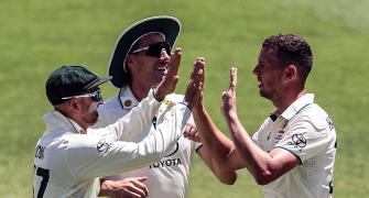Lyon roars to 500 in Australia's dominant win vs Pak