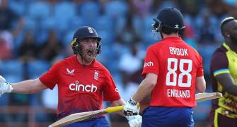 England's Salt shines in epic run chase vs WI