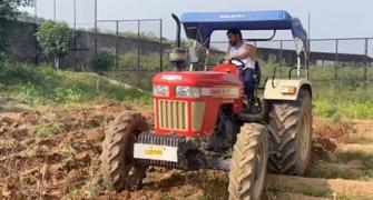SEE: Farmer Dhoni In Action