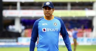 V V S Laxman to replace Dravid as India head coach?