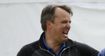 Graeme Swann helping group of England spinners