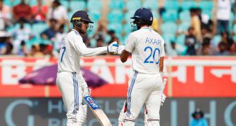 2nd Test: Can England chase 399?