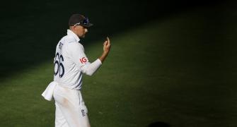 Blow to England as Root leaves the field injured