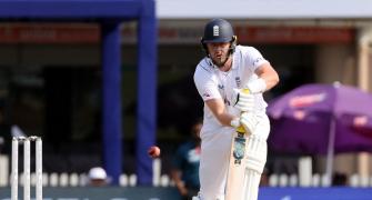 Robinson 'twinged his back while batting' in Ranchi